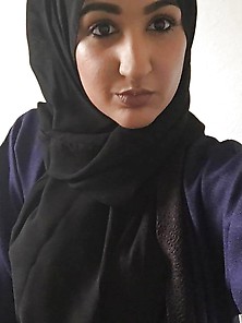 Sexy Pakistani Hijabis