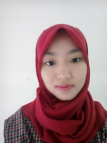 Hijab Chinese - Kenya Ayu Lumintang