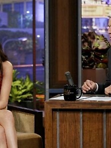 Selena Gomez Shows Her Sexy Legs At The Tonight Show