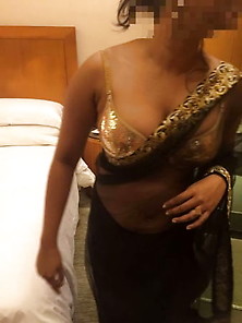 Sexy Desi Bhabhi Hot Saree