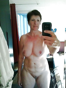 Amateur Flashing Mature, Self Home Mother