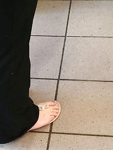 Candid Summer Sandals On A Thick Chick