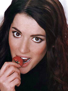 Michelle Branch And Nigella Lawson Finely Aged Pussies