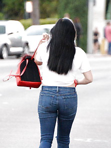 Ariel Winter In Jeans Showing Her Ass