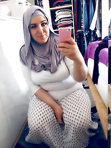 Dzeni Hijab Slut
