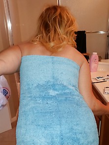 Mature Amateur Takes A Shower And Pads Down