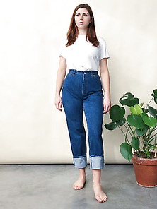 A Very Hot Girl From Etsy Wearing Various Sexy Levi's Jeans