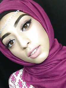 More Hijab Girls To Wank Over