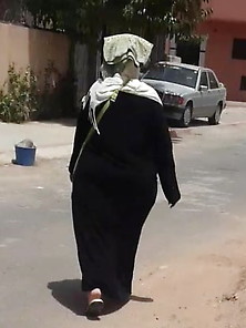 Big Ass Hijab Moroccan Milf