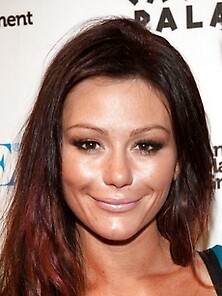 Jwoww Showing The Results Of Plastic Surgery