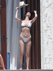 Bella Hadid In Bikini With Friends In Cabo San Lucas
