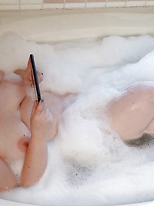Will U Join Me In Bubble Bath???