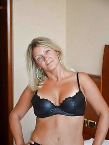 Granny Mature Hooter-Slings Phat Breasts