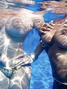 Big Tits Underwater