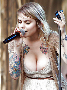 Coeur De Pirate,  French Singer