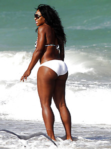 Serena & Venus Williams Beach & Pool Pics