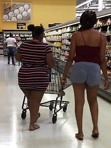 More Ghetto Bitches At Walmart