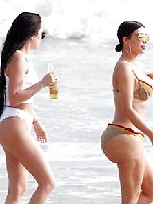 Kim Kardashian & Kourtney Kardashian At The Beach In Tulum