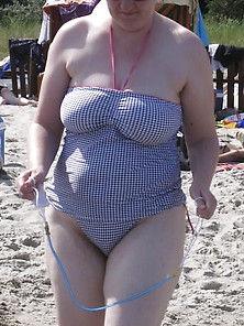 610 - Hairy Wife With Bikini On The Beach - 5 Variants