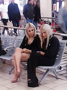 Candid Sexy Girls In The Train Station Saturday Night