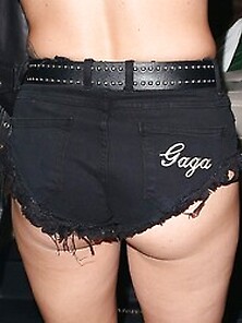 Lady Gaga Underboob Photos