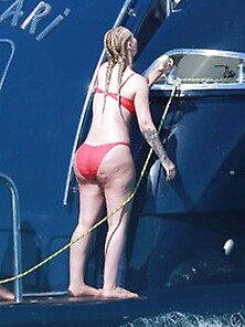 Iggy Azalea Wearing A Bikini On A Yacht In Cabo San Lucas