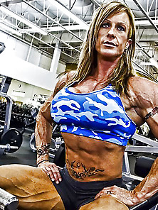 Zoa Linsey - Female Bodybuilder