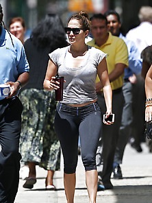 Jennifer Lopez - Pokies,  Going To A Gym