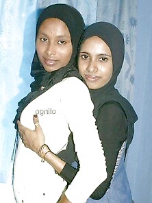 Maldivan Hijab Lesbain Gal (Non-Bare) (Tudung)