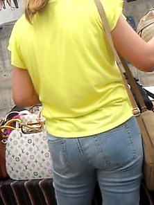 Turkish Sexy Wife's Ass In The Sexy Jeans