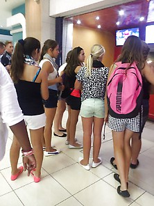 More Mall Teen Girls And More Of The Skinny Tall One