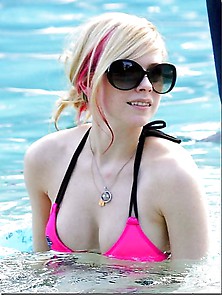 Avril Lavigne Bikini