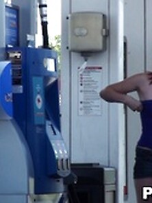 Stupid Girl Gets Sharked On The Gas Station
