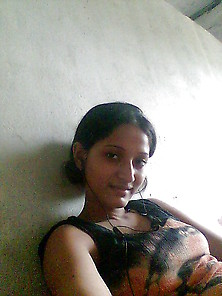 Sri Lanka Girll Selfie Photos