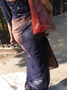 Sri Lankan Woman Showing Her Underskirt Through Saree