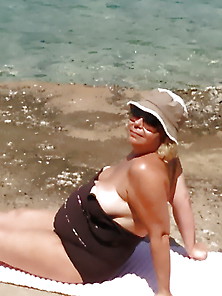 Bbw Matures And Grannies At The Beach 325