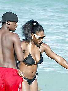 Serena Williams Big Boobs In A Bikini