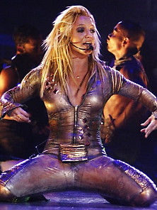 Britney Spears The Sweetie Pie & That Sexy Outfit 8