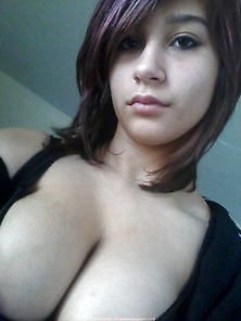Girls With Cleavage #1