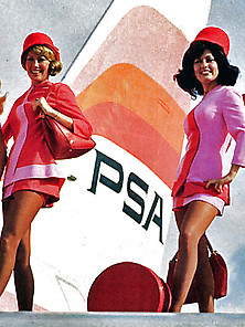 Legshow: Stewardesses