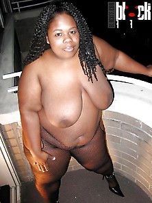 Huge Tits Amateur Ebony Bbw Posing In Pantyhose
