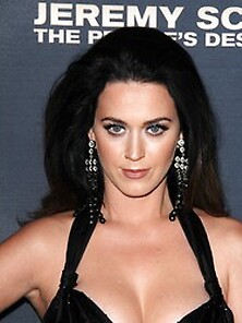 Katy Perry Cleavage Photos