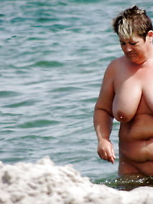 Bbw Matures And Grannies At The Beach 477