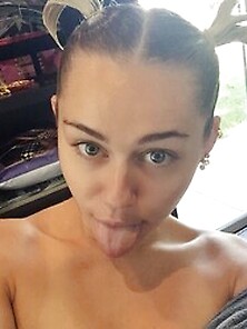 Miley Cyrus Sexy Photos
