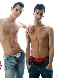Gorgeous Twinks Display Hot