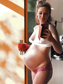 Hot Amateur Mom Jannie Pregnant
