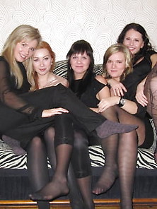 Sexy Babes In Tights Pantyhose Nylons 181