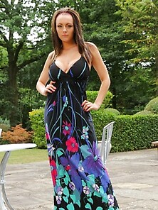 Busty Jenna Hoskins Looks Stunning In A Long Summer Dress