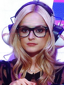 Fearne Cotton Looking Sexy In Glasses