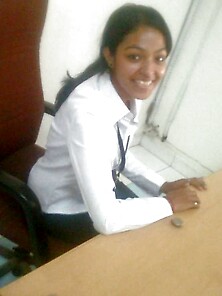 Desi Secretary Raki